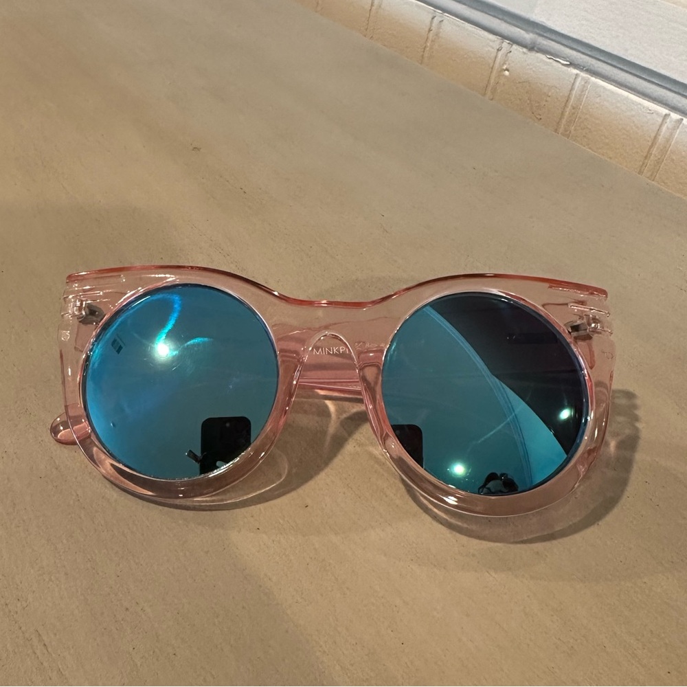 MINKPINK SUNGLASSES